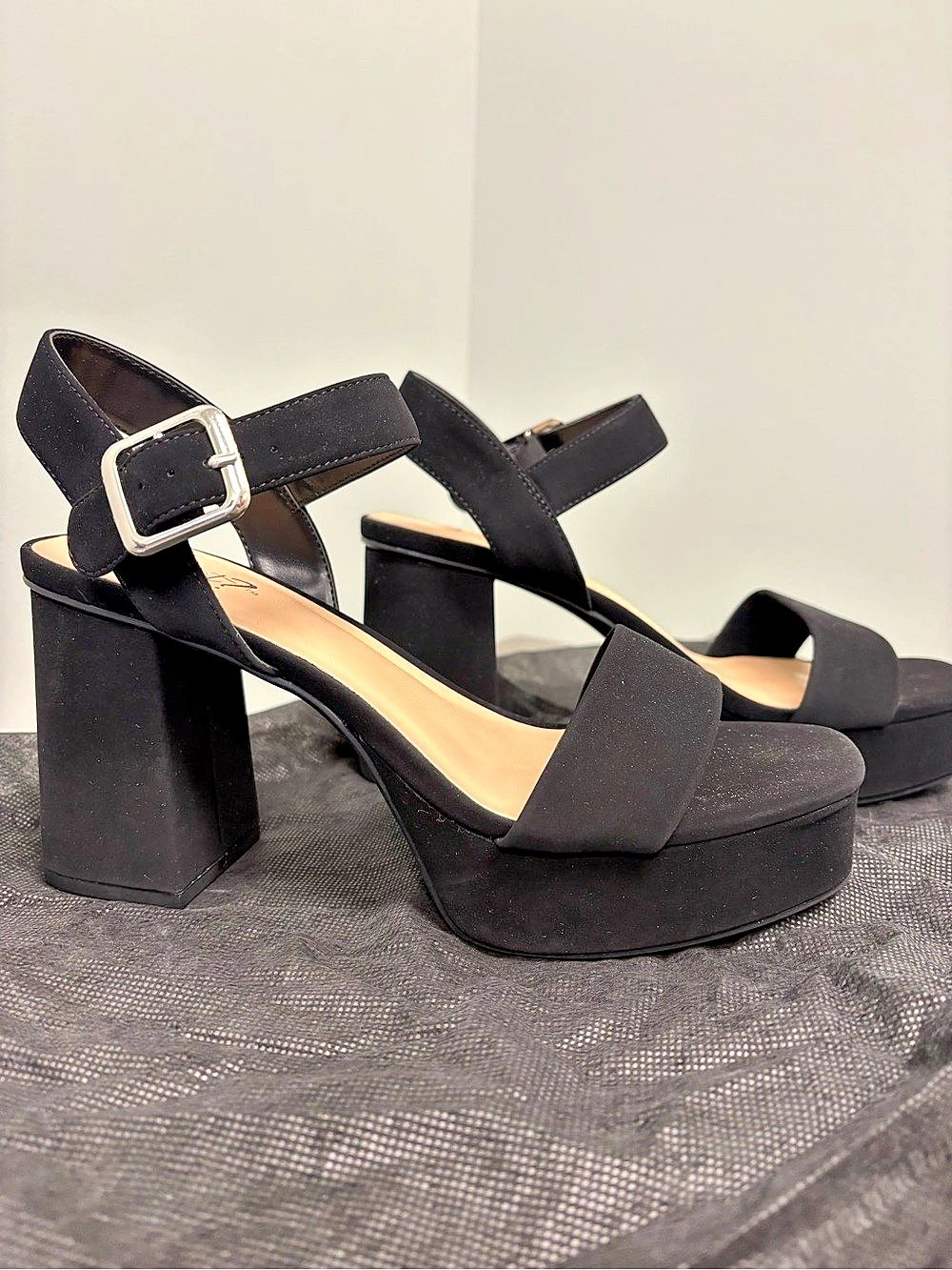 Y-Not Black Platform Block Heel Sandals Women’s 8M